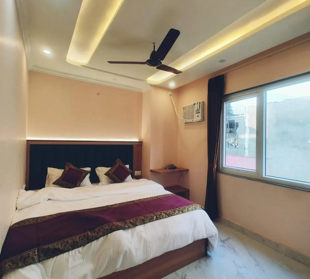 ורנאסי Hotel Shivalayam