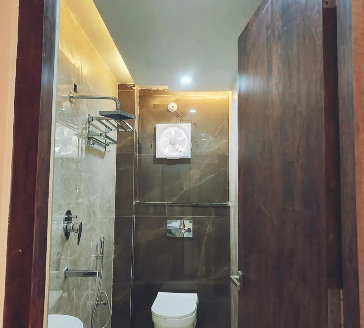 **  Hotel Shivalayam Benares India